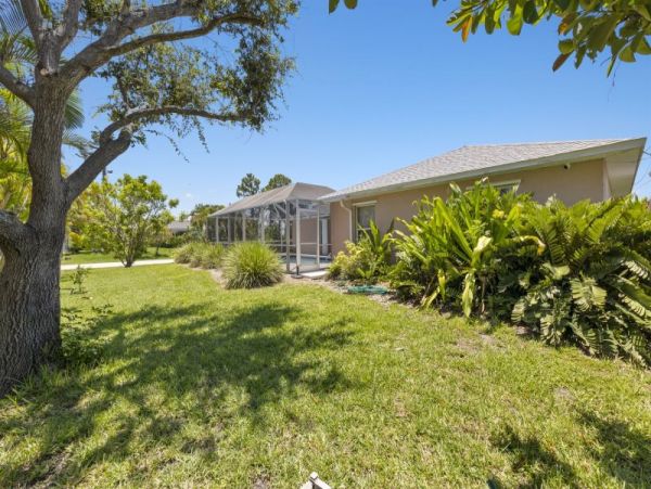 Cape Coral 3 Bedroom Vacation Home with Private Pool NEW ARRIVAL