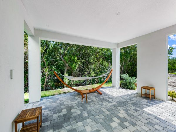 Three Bedroom Canal View Vacation Home in Cortez