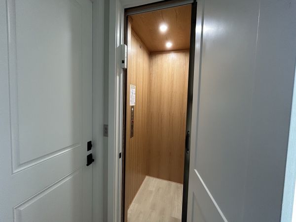 Three Bedroom Canal View Vacation Home in Cortez