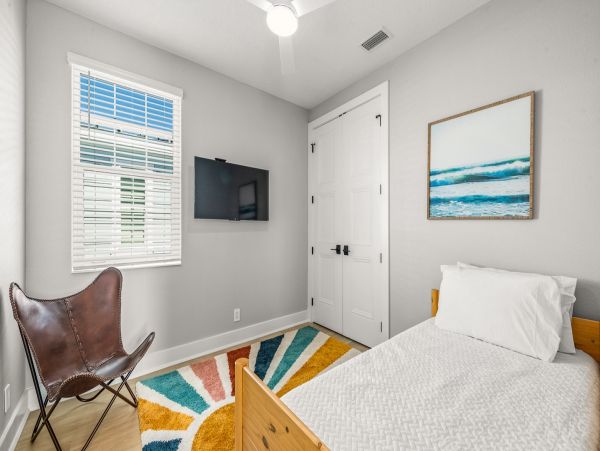 Three Bedroom Canal View Vacation Home in Cortez
