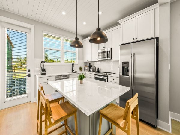 Three Bedroom Canal View Vacation Home in Cortez