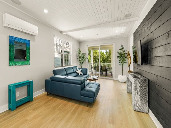 Three Bedroom Canal View Vacation Home in Cortez