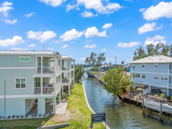 Beautiful Eco-Friendly Vacation Home in Cortez, FL.