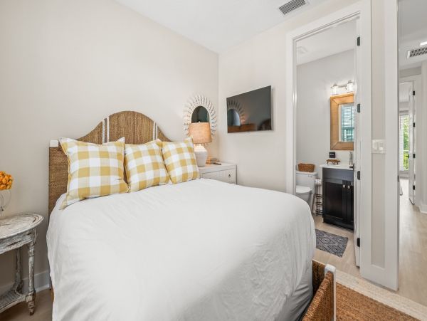 Beautiful Eco-Friendly Vacation Home in Cortez, FL.