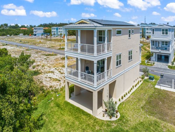 Beautiful Eco-Friendly Vacation Home in Cortez, FL.