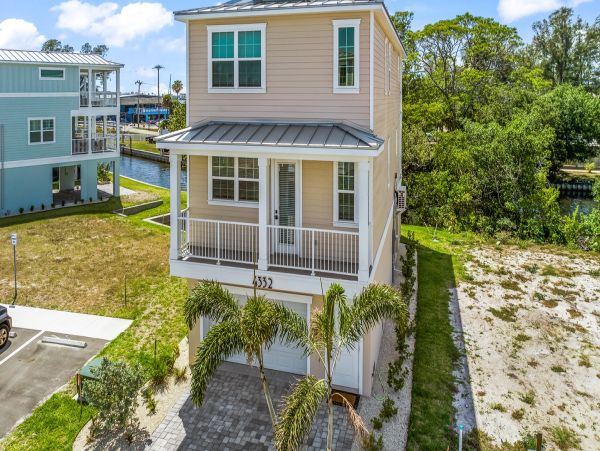 Beautiful Eco-Friendly Vacation Home in Cortez, FL.