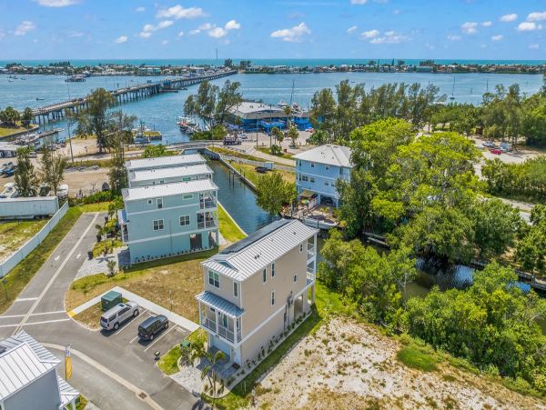 Beautiful Eco-Friendly Vacation Home in Cortez, FL.