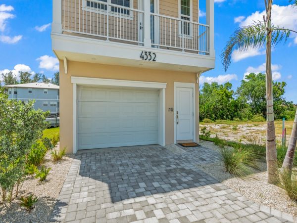 Beautiful Eco-Friendly Vacation Home in Cortez, FL.