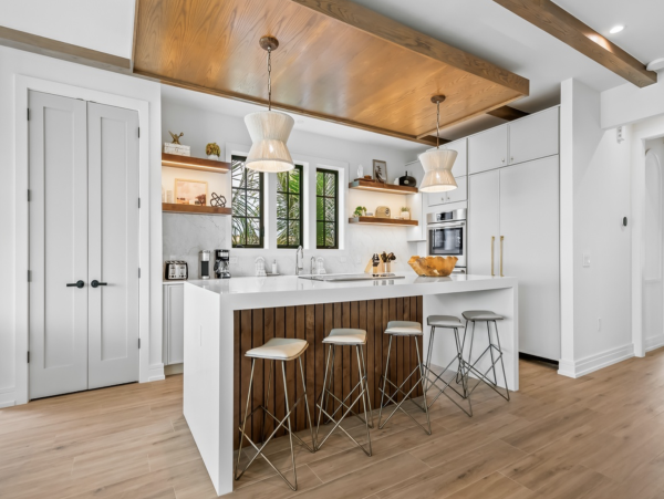 Anna Maria Island Luxury Vacation Rental  7-Bed Gulf Coast Villa with Pool & Rooftop Views