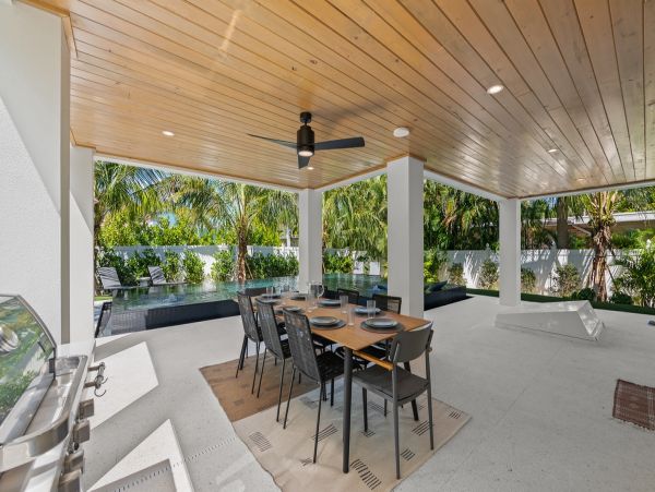 Luxury Holmes Beach Rental Walk to Beach & Rooftop Views