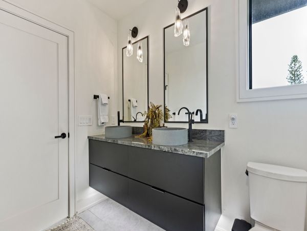 Luxury Holmes Beach Rental Walk to Beach & Rooftop Views