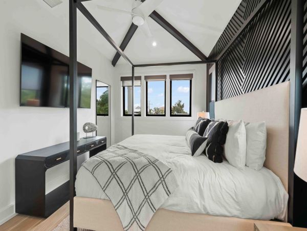 Luxury Holmes Beach Rental Walk to Beach & Rooftop Views