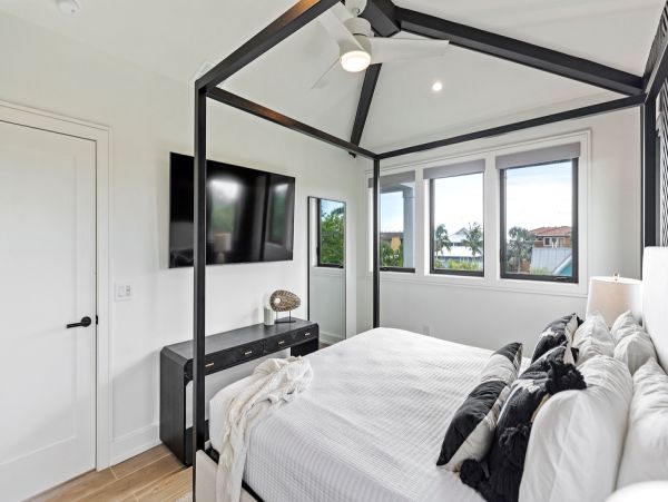 Luxury Holmes Beach Rental Walk to Beach & Rooftop Views