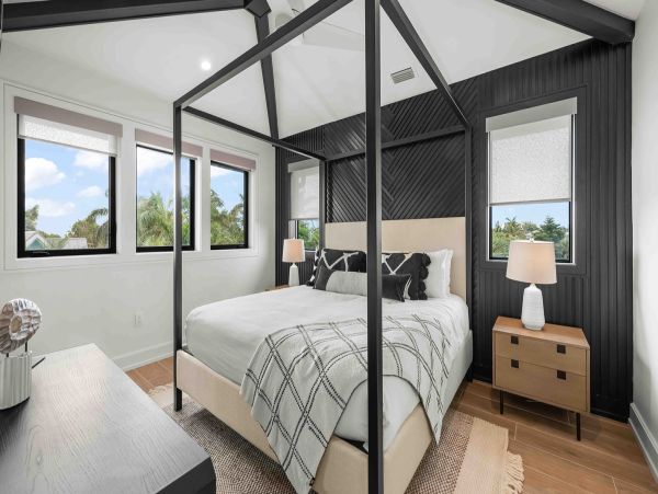 Luxury Holmes Beach Rental Walk to Beach & Rooftop Views