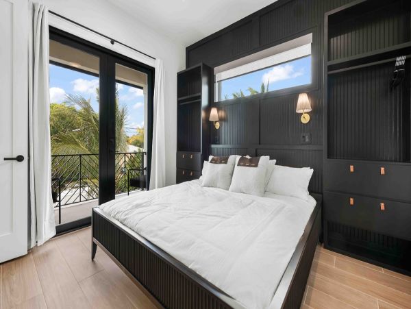 Luxury Holmes Beach Rental Walk to Beach & Rooftop Views