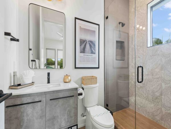 Luxury Holmes Beach Rental Walk to Beach & Rooftop Views