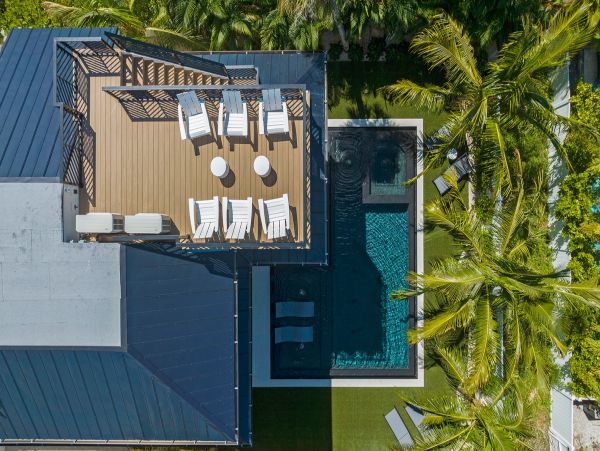 Luxury Holmes Beach Rental Walk to Beach & Rooftop Views