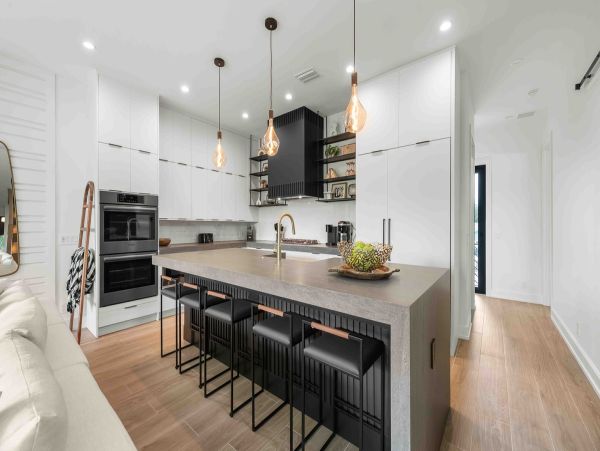 Luxury Holmes Beach Rental Walk to Beach & Rooftop Views
