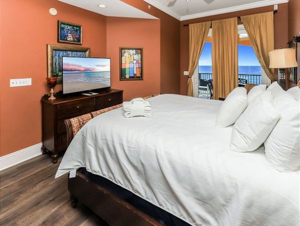 Stunning Beach Views From this Blue Mountain Beach Luxury Condo