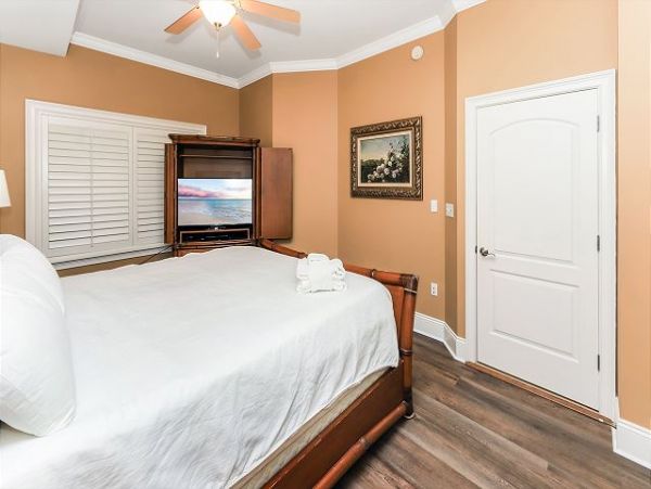 Stunning Beach Views From this Blue Mountain Beach Luxury Condo