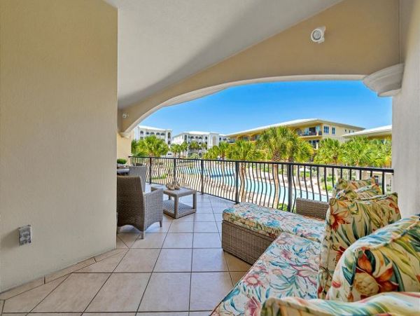 Santa Rosa Beach Vacation Condo with 3 Bedrooms & 2 Pool