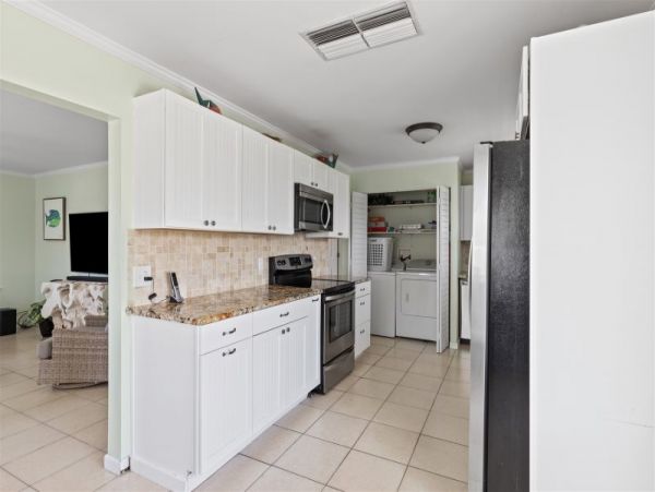 Marathon House with 3 units for 20 sleeps