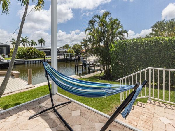 Waterfront Vacation Rental - Luxury Coastal Home with Pool & Hot Tub