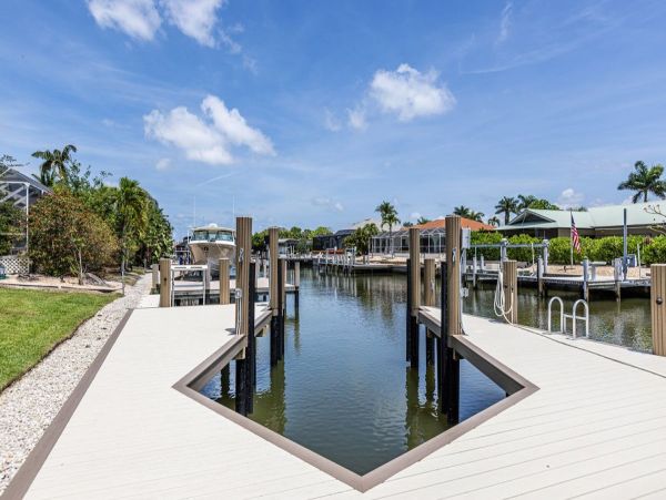 Waterfront Vacation Rental - Luxury Coastal Home with Pool & Hot Tub
