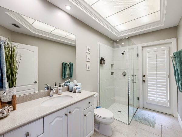 Waterfront Vacation Rental - Luxury Coastal Home with Pool & Hot Tub