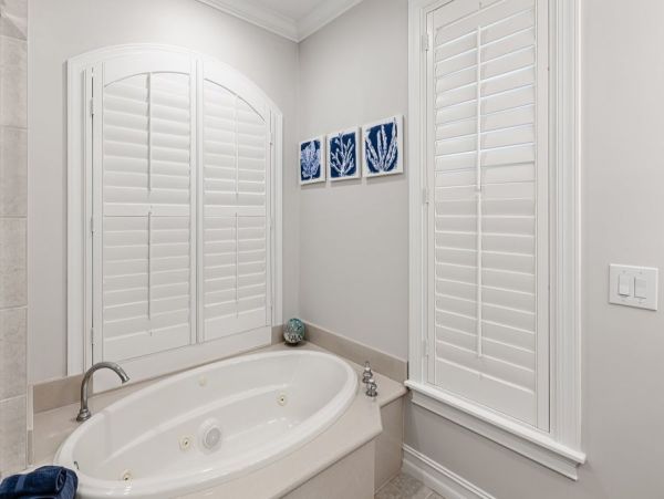 Waterfront Vacation Rental - Luxury Coastal Home with Pool & Hot Tub