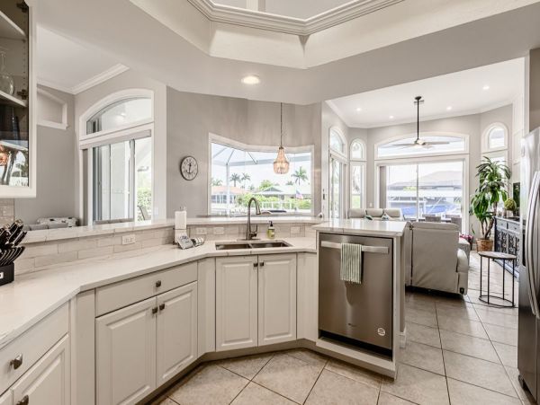 Waterfront Vacation Rental - Luxury Coastal Home with Pool & Hot Tub