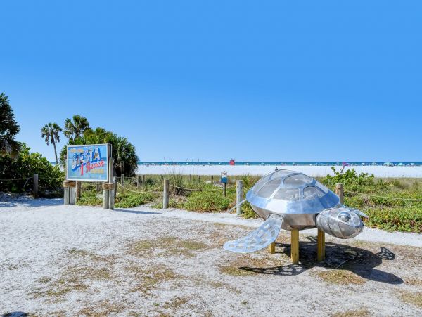 Comfortable Three Bedroom Vacation Rental in Sarasota