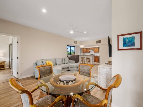Lovely 2 Bedroom Vacation Condo Sleeps 6 Guests