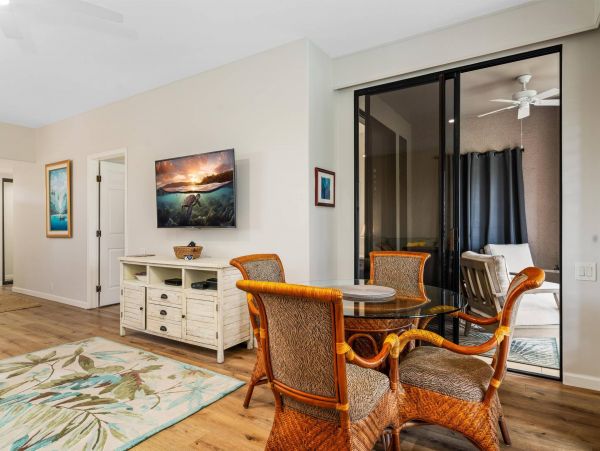 Lovely 2 Bedroom Vacation Condo Sleeps 6 Guests