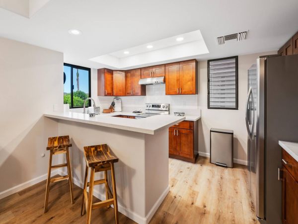 Lovely 2 Bedroom Vacation Condo Sleeps 6 Guests