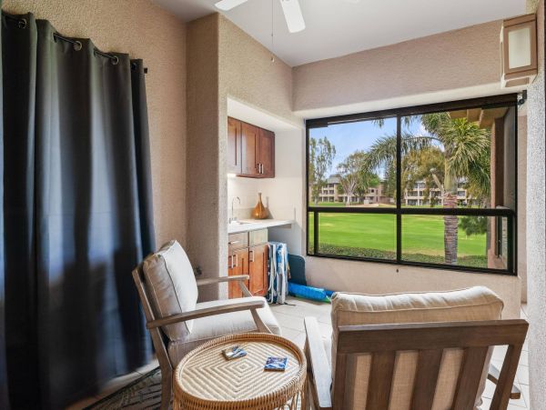 Lovely 2 Bedroom Vacation Condo Sleeps 6 Guests