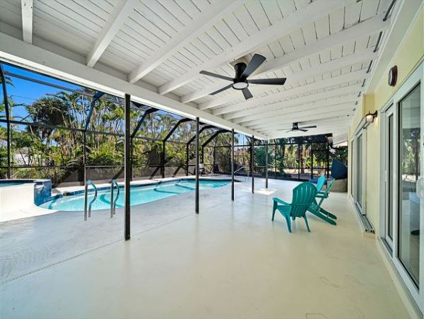 Sanibel Vacation Home Three Bedroom Walk to Beach