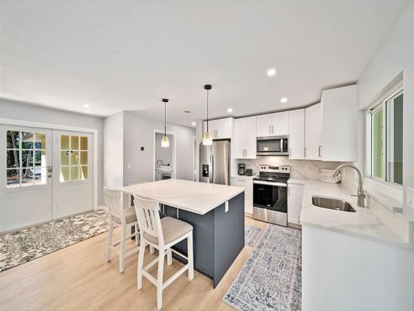 Sanibel Vacation Home Three Bedroom Walk to Beach