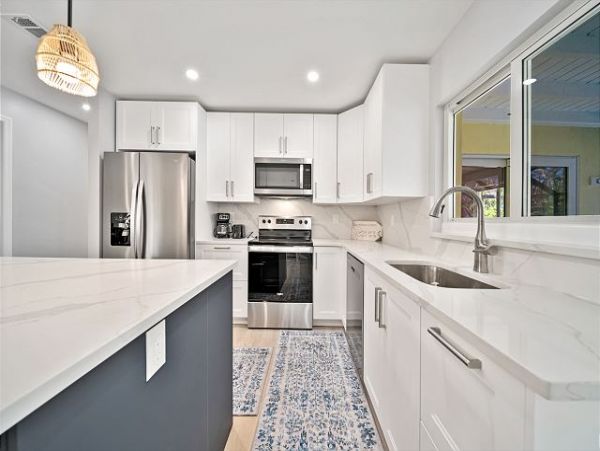 Sanibel Vacation Home Three Bedroom Walk to Beach