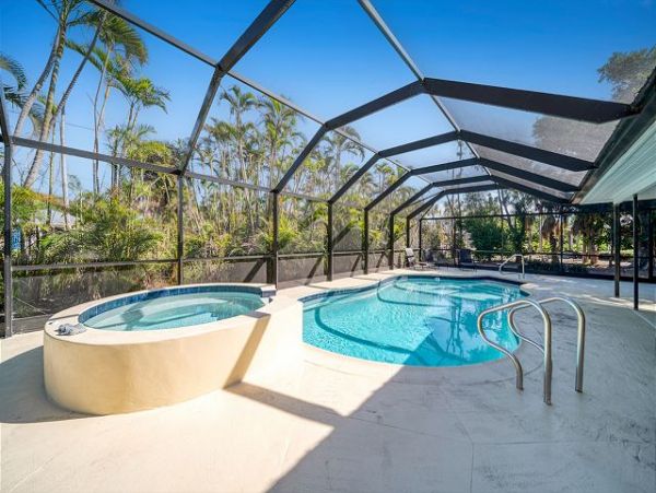 Sanibel Vacation Home Three Bedroom Walk to Beach