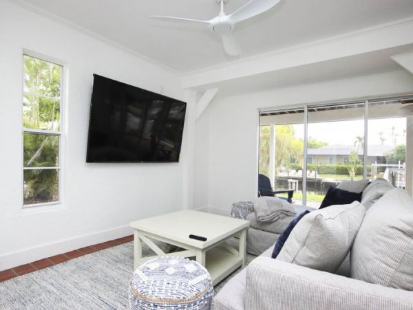 Sanibel Canal Front 4 Bedroom Vacation Rental Dock & Pool