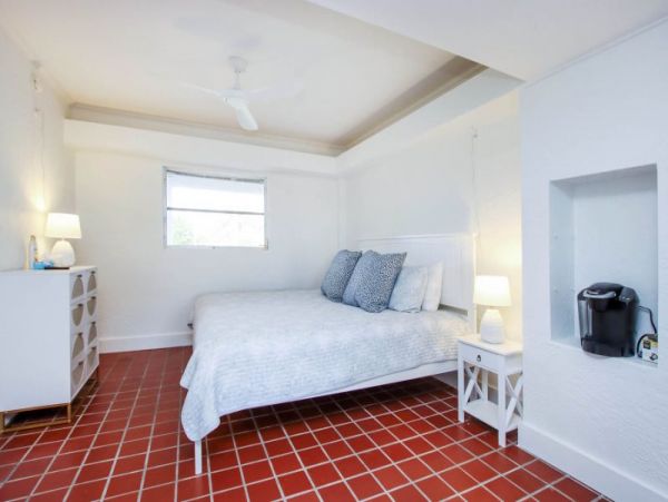 Sanibel Canal Front 4 Bedroom Vacation Rental Dock & Pool