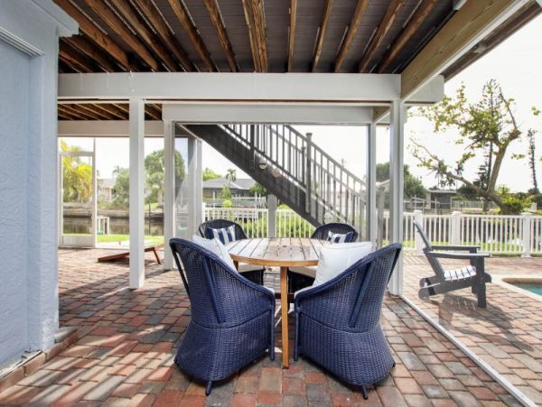 Sanibel Canal Front 4 Bedroom Vacation Rental Dock & Pool