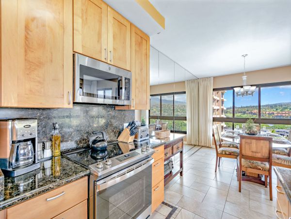 Ocean, Mountain & Golf Course View Vacation Rental in Kaanapali
