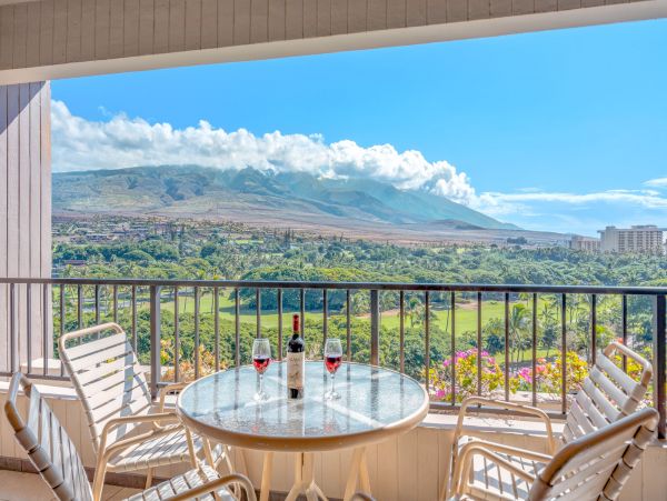 Ocean, Mountain & Golf Course View Vacation Rental in Kaanapali