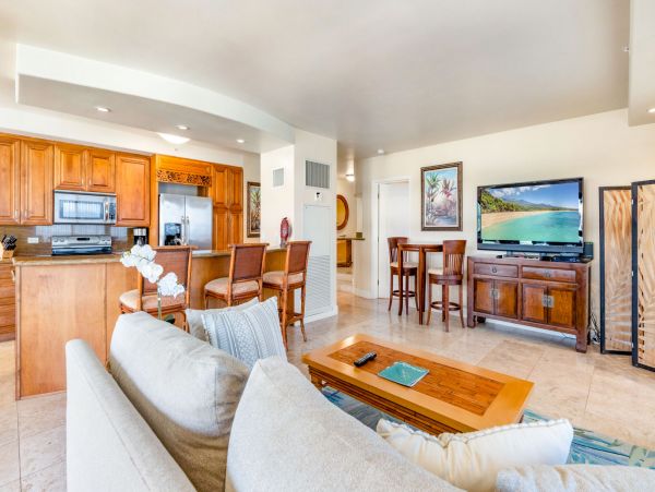 Ocean, Mountain & Golf Course View Vacation Rental in Kaanapali