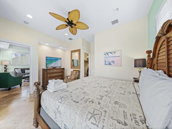 3 Bedroom Across The Beach for 9 Guests