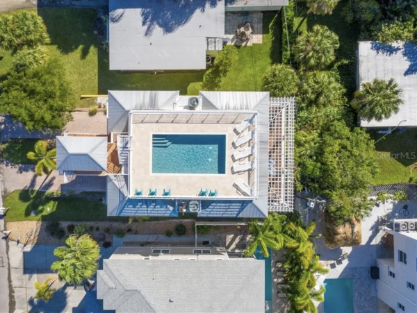 3 Bedroom Across The Beach for 9 Guests
