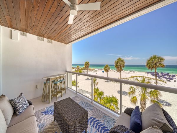 Breezy Beachfront charm with Direct Gulf views