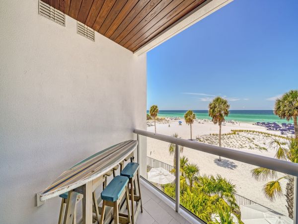 Breezy Beachfront charm with Direct Gulf views